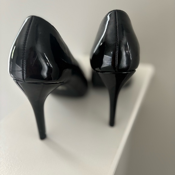 Black leather size 8 pumps - Picture 4 of 6